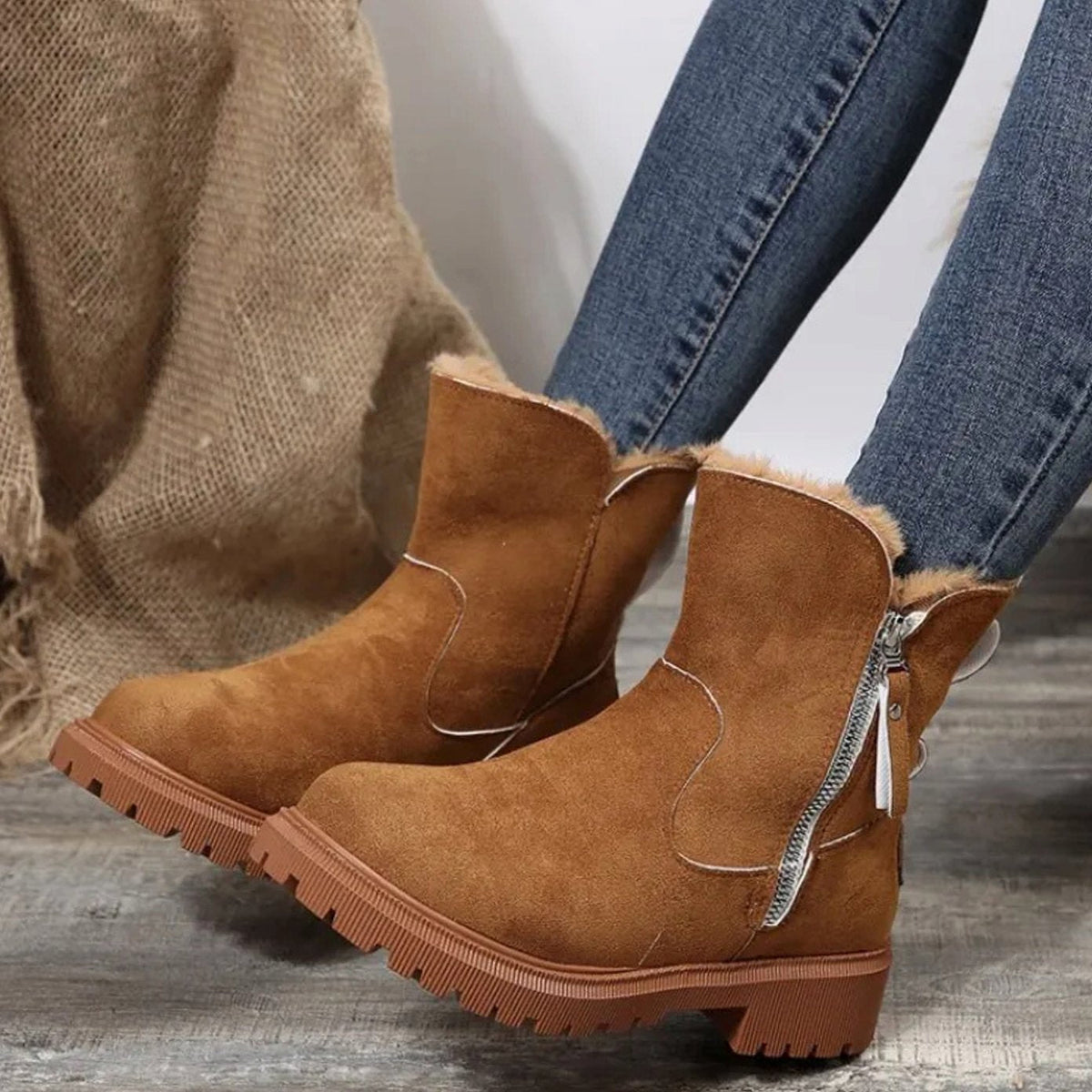 Imogen | Warm Suede Winter Ankle Boots with Fluffy Fur Collar