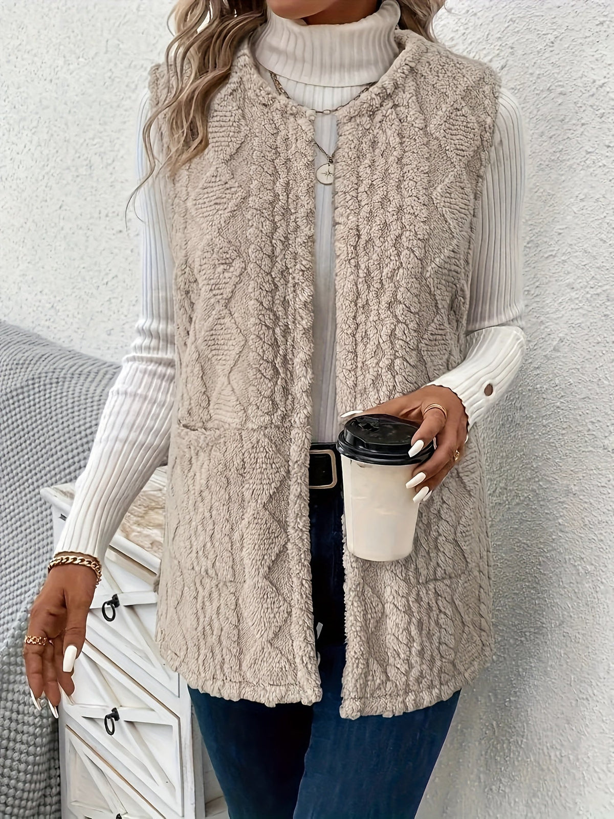 Iona | Relaxed Fleece Gilet with Diamond Texture and Front Pockets