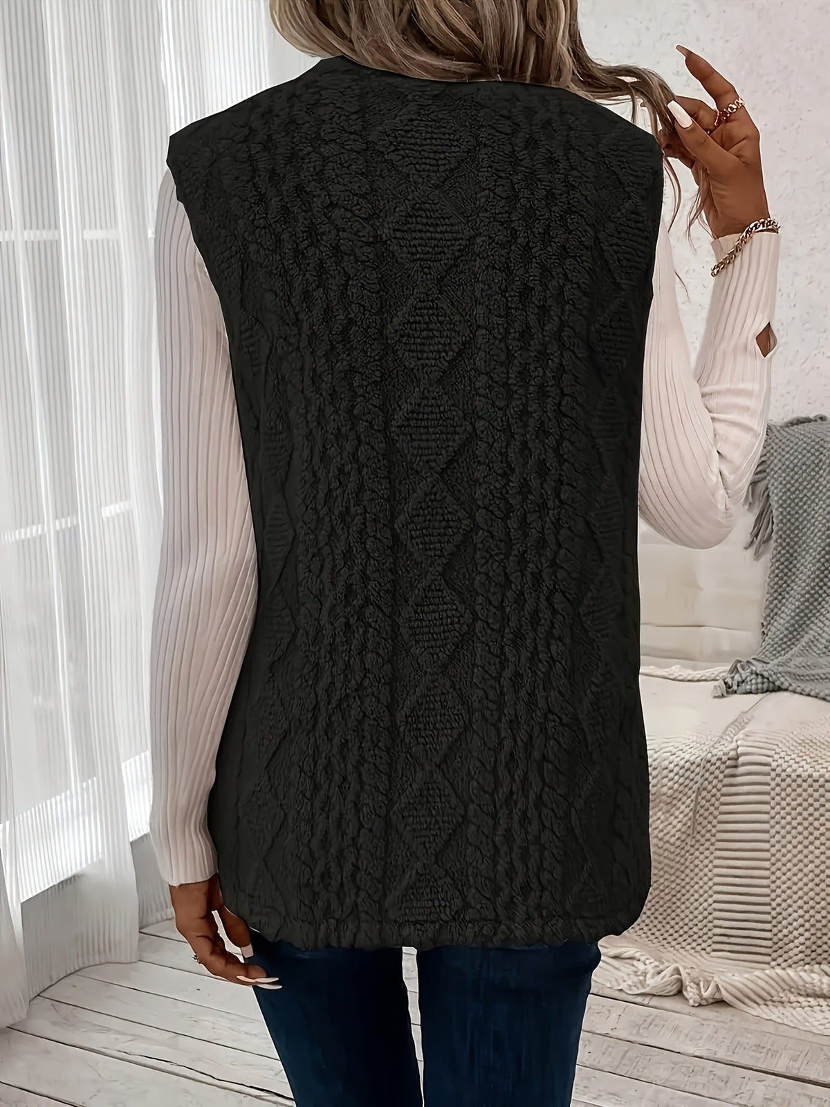 Iona | Relaxed Fleece Gilet with Diamond Texture and Front Pockets