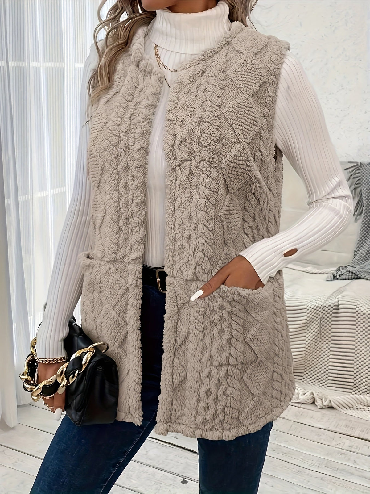 Iona | Relaxed Fleece Gilet with Diamond Texture and Front Pockets