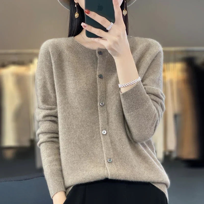 Vera | Round Neck Fine Knit Button Cardigan