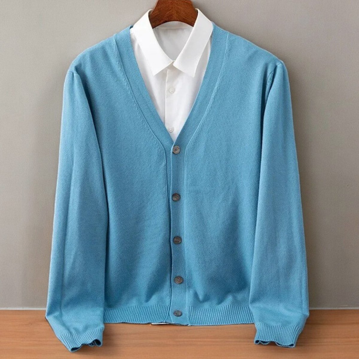 Fenwick | V-Neck Button-Up Cashmere Blend Cardigan