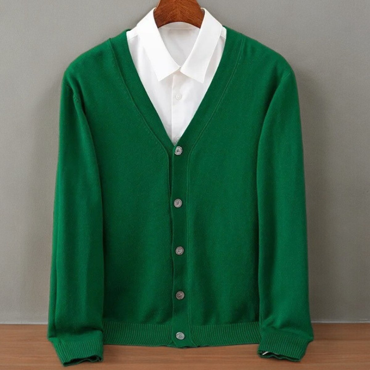 Fenwick | V-Neck Button-Up Cashmere Blend Cardigan