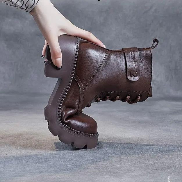 Oakley | Lace-Up Leather Ankle Boots with Arch Support and Lug Sole
